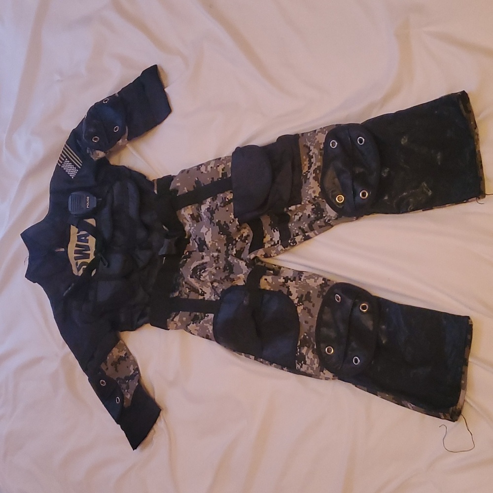 SWAT Team jumpsuit with knee and elbow pads, utility vest Costume in a Size 5/6